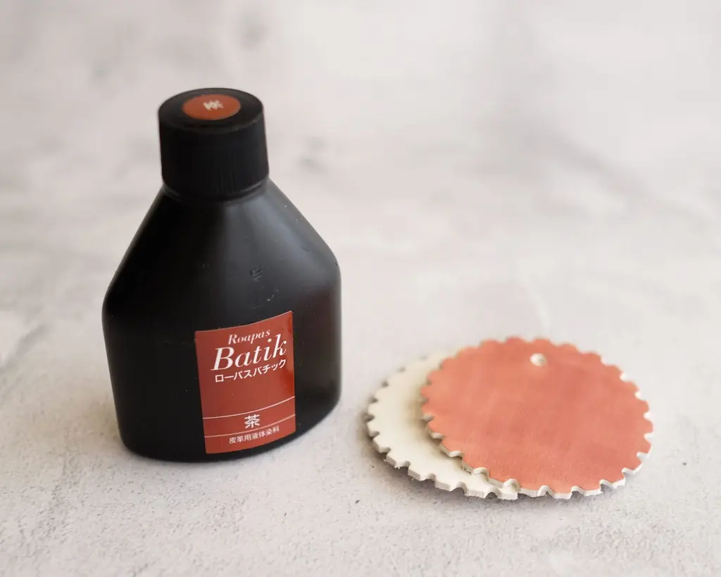 Roapas Batik 鹽基性皮革專用染料-2.webp